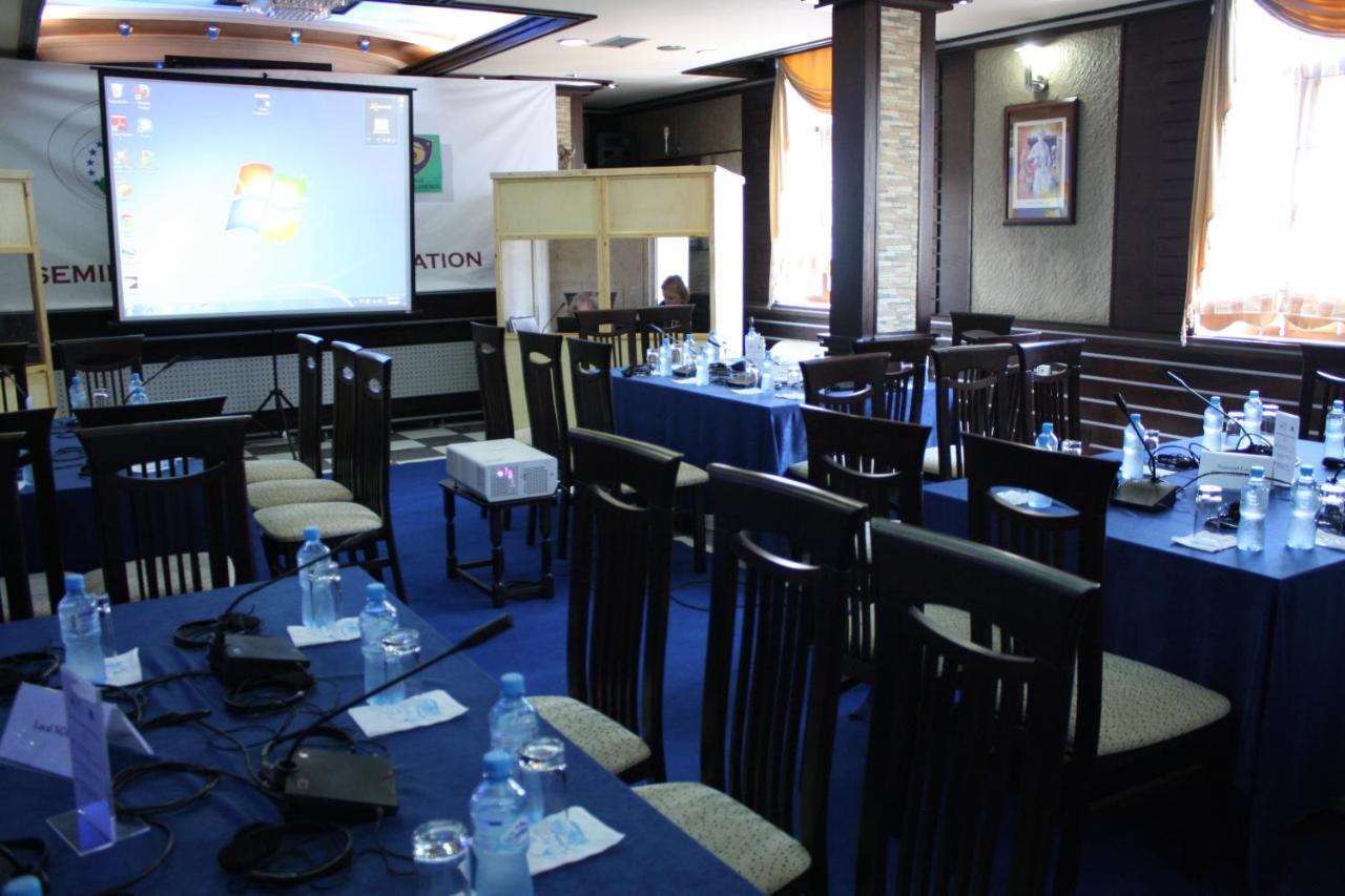 Hotel Bar Restaurant America Kukes Exterior foto